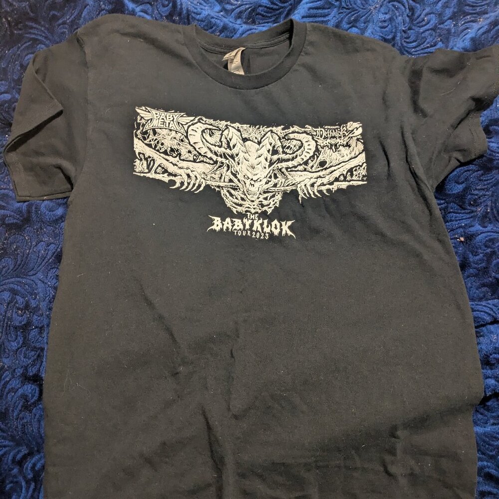 Babyklok 2023 tour shirt LARGE